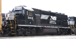 NS 3102 works with 700 at Glenwood Yard
